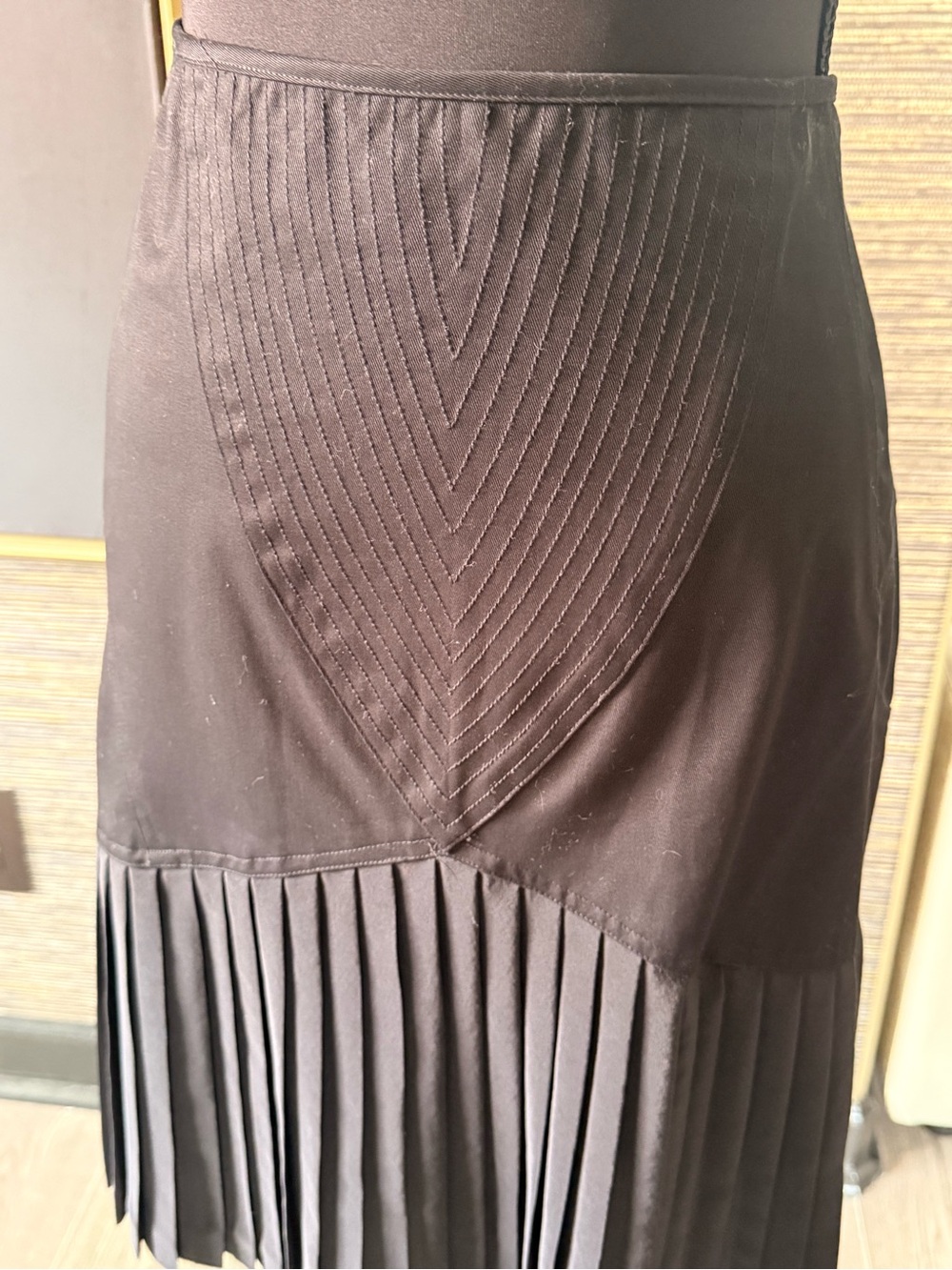 Intuitions Women's Black Pleated Hem Skirt - NWT Never worn